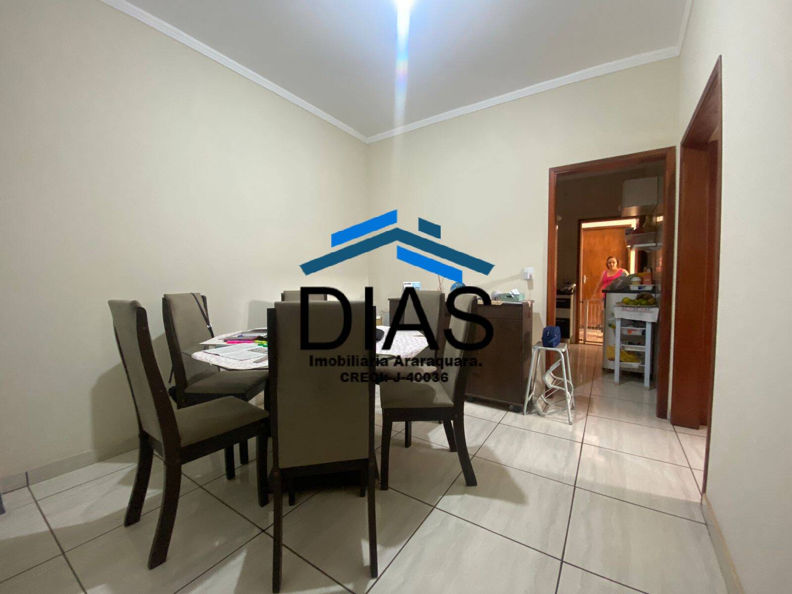 Casa à venda com 4 quartos, 180m² - Foto 4