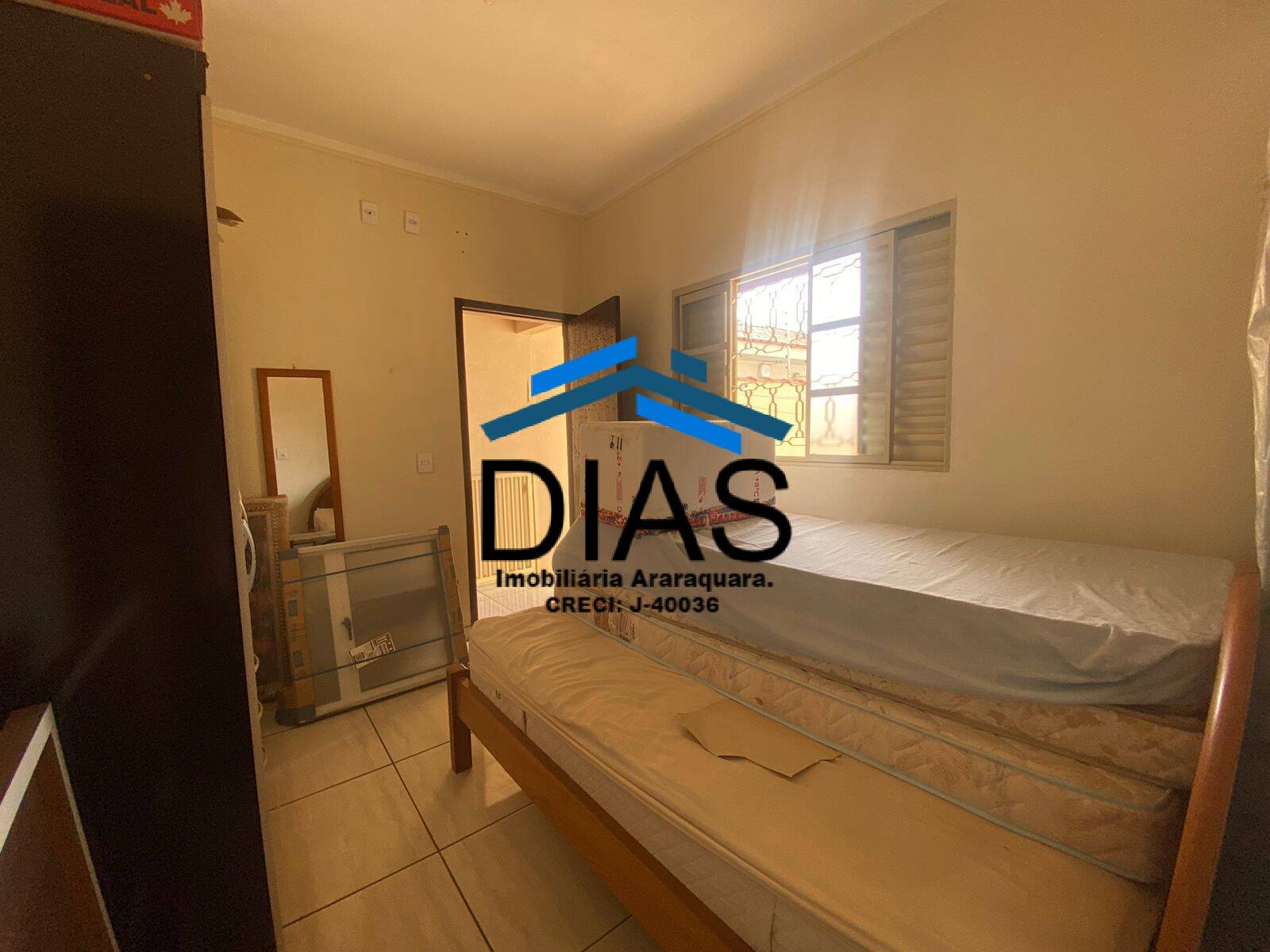 Casa à venda com 4 quartos, 180m² - Foto 12