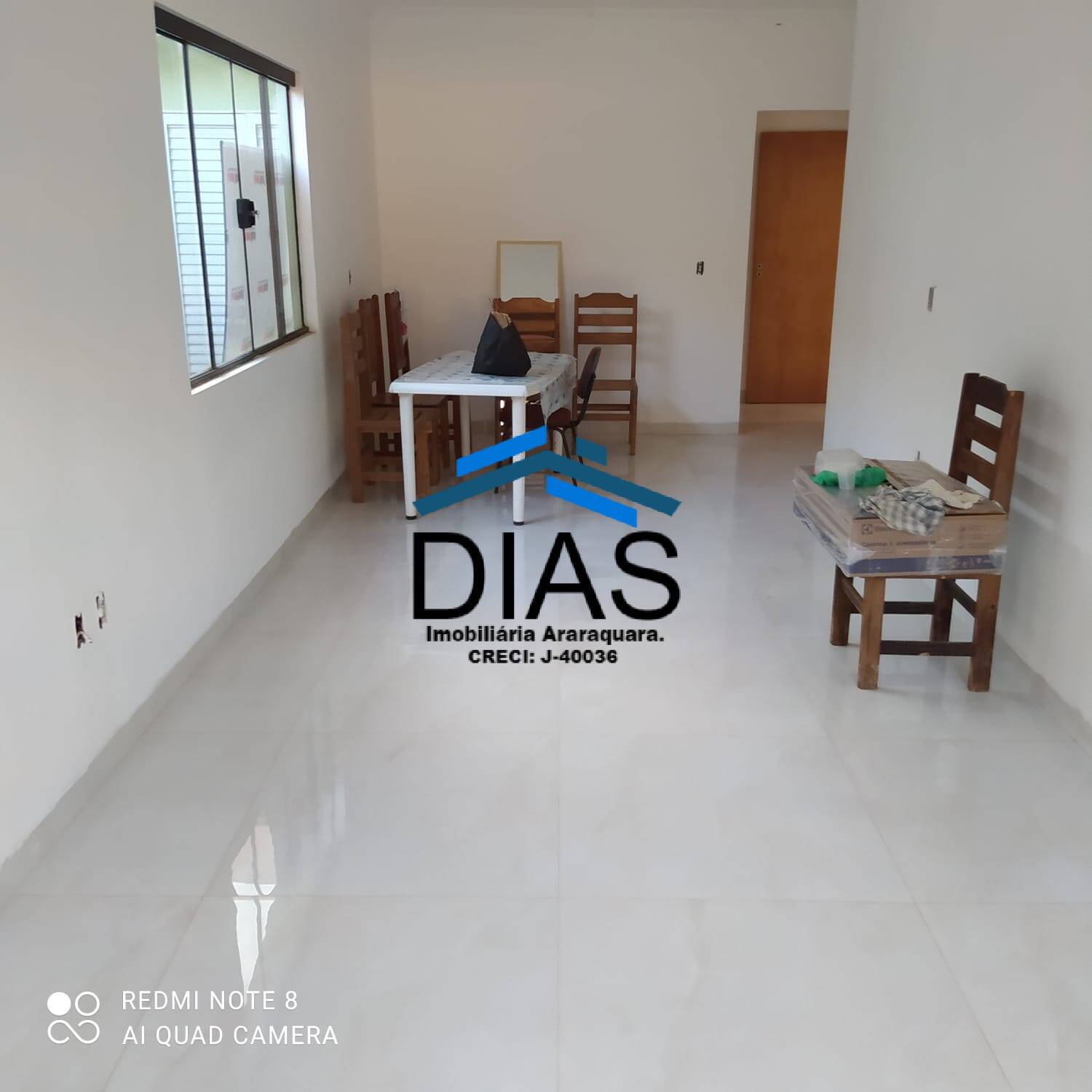 Casa à venda com 3 quartos, 204m² - Foto 2