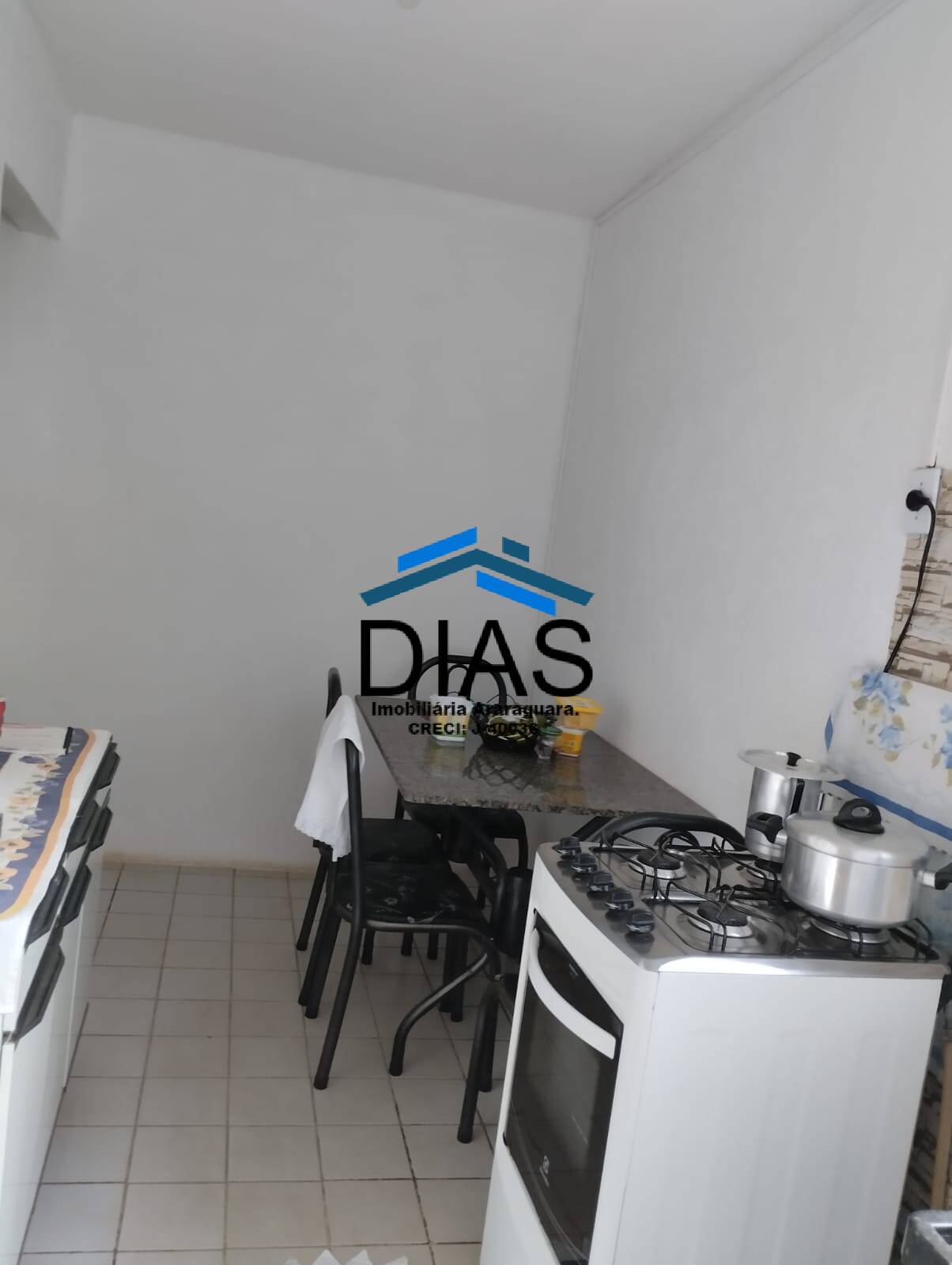 Casa à venda com 2 quartos, 154m² - Foto 2