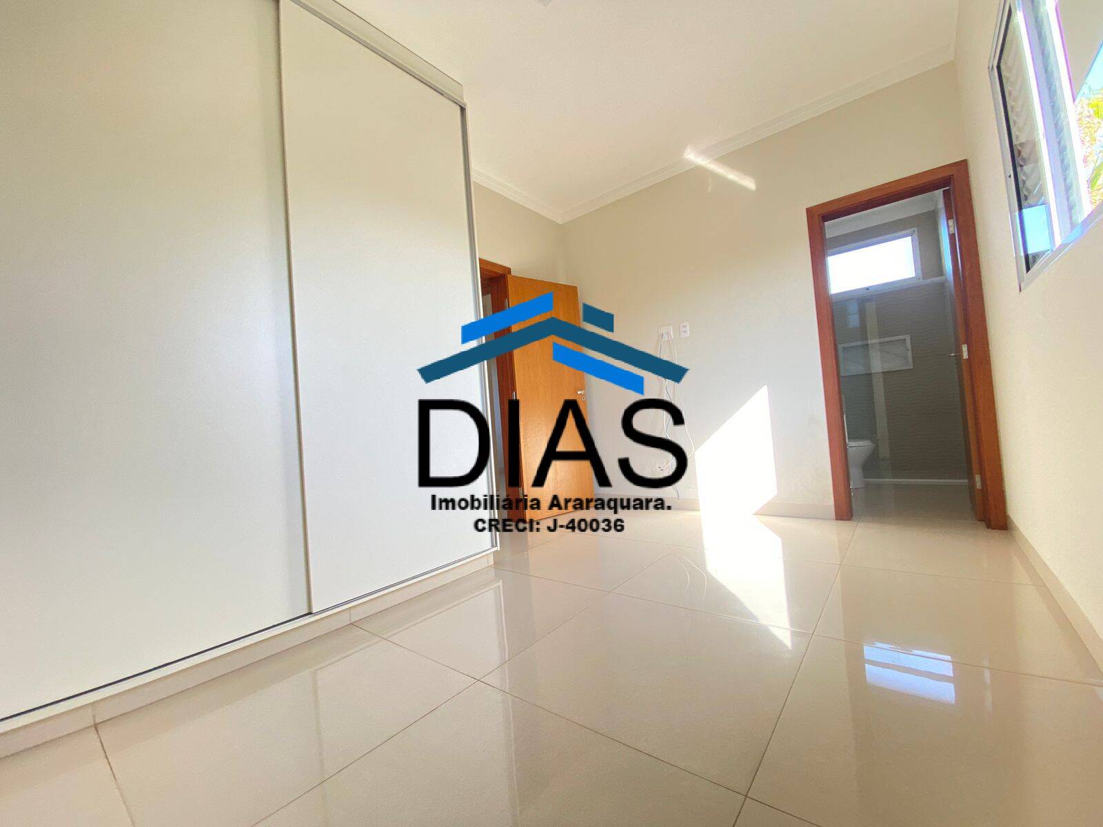 Casa à venda com 3 quartos, 190m² - Foto 14