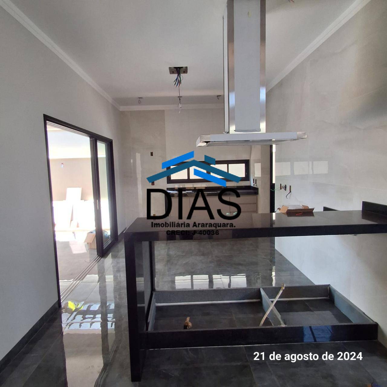 Casa à venda com 3 quartos, 250m² - Foto 3