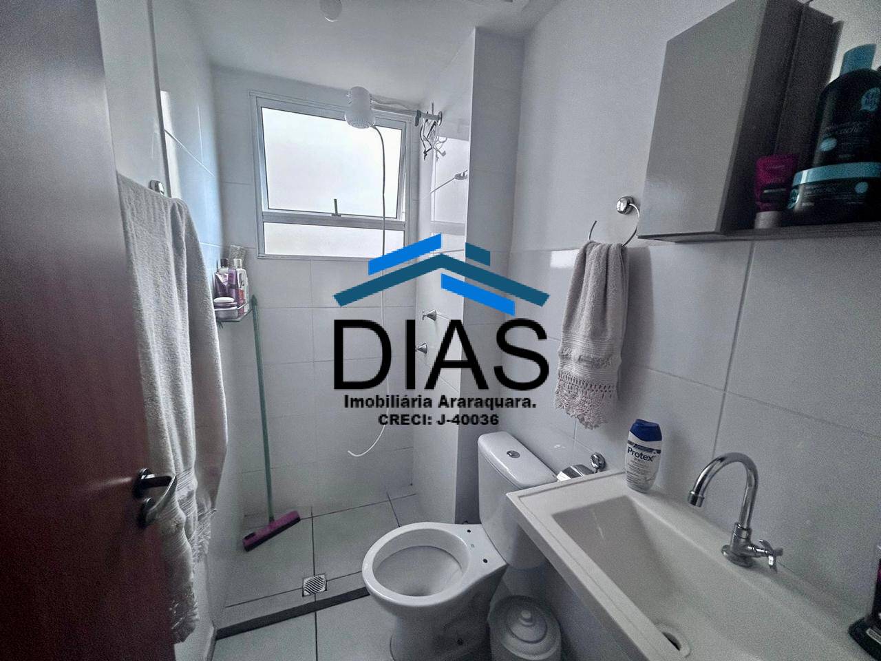 Apartamento à venda com 2 quartos, 67m² - Foto 4