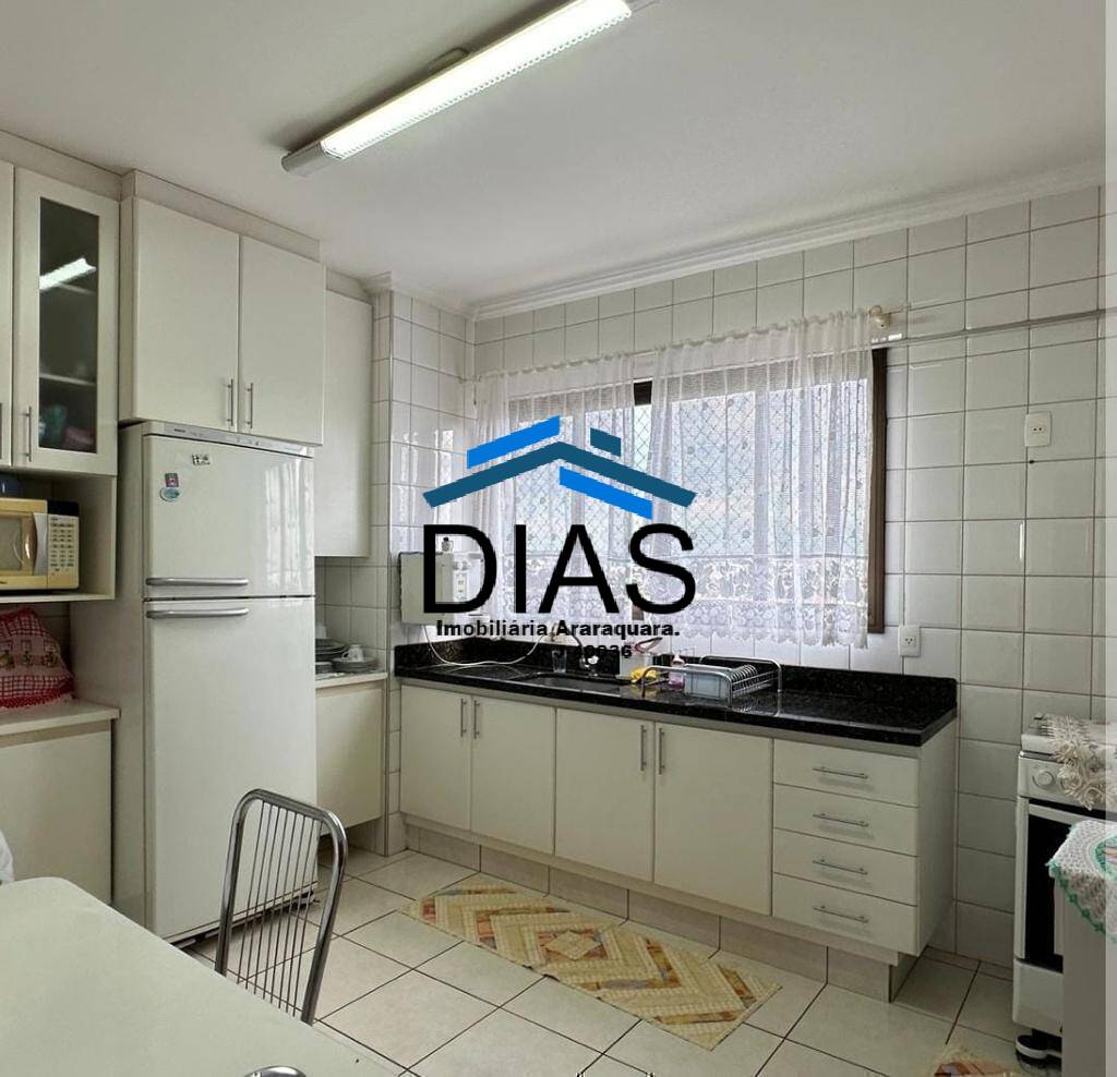 Apartamento à venda com 3 quartos, 137m² - Foto 3