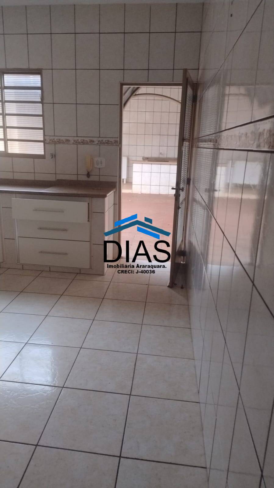 Casa à venda com 2 quartos, 151m² - Foto 3