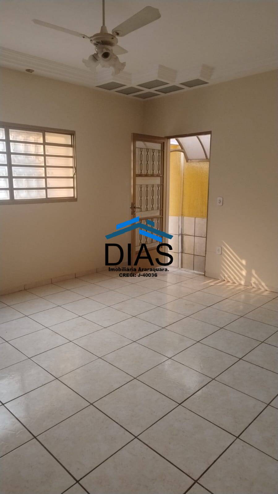 Casa à venda com 2 quartos, 151m² - Foto 4