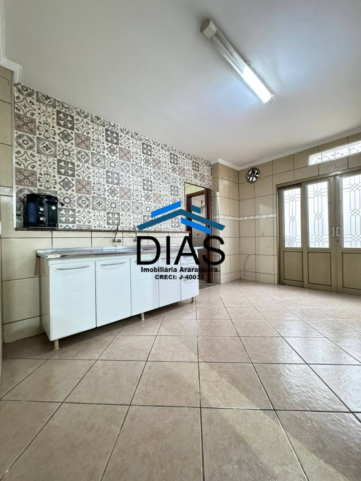 Casa à venda com 2 quartos, 128m² - Foto 4