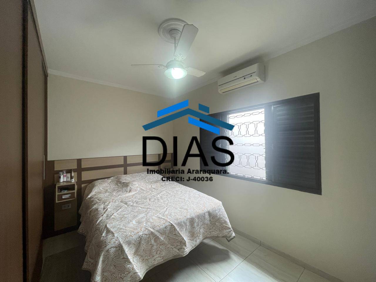 Casa à venda com 3 quartos, 209m² - Foto 13